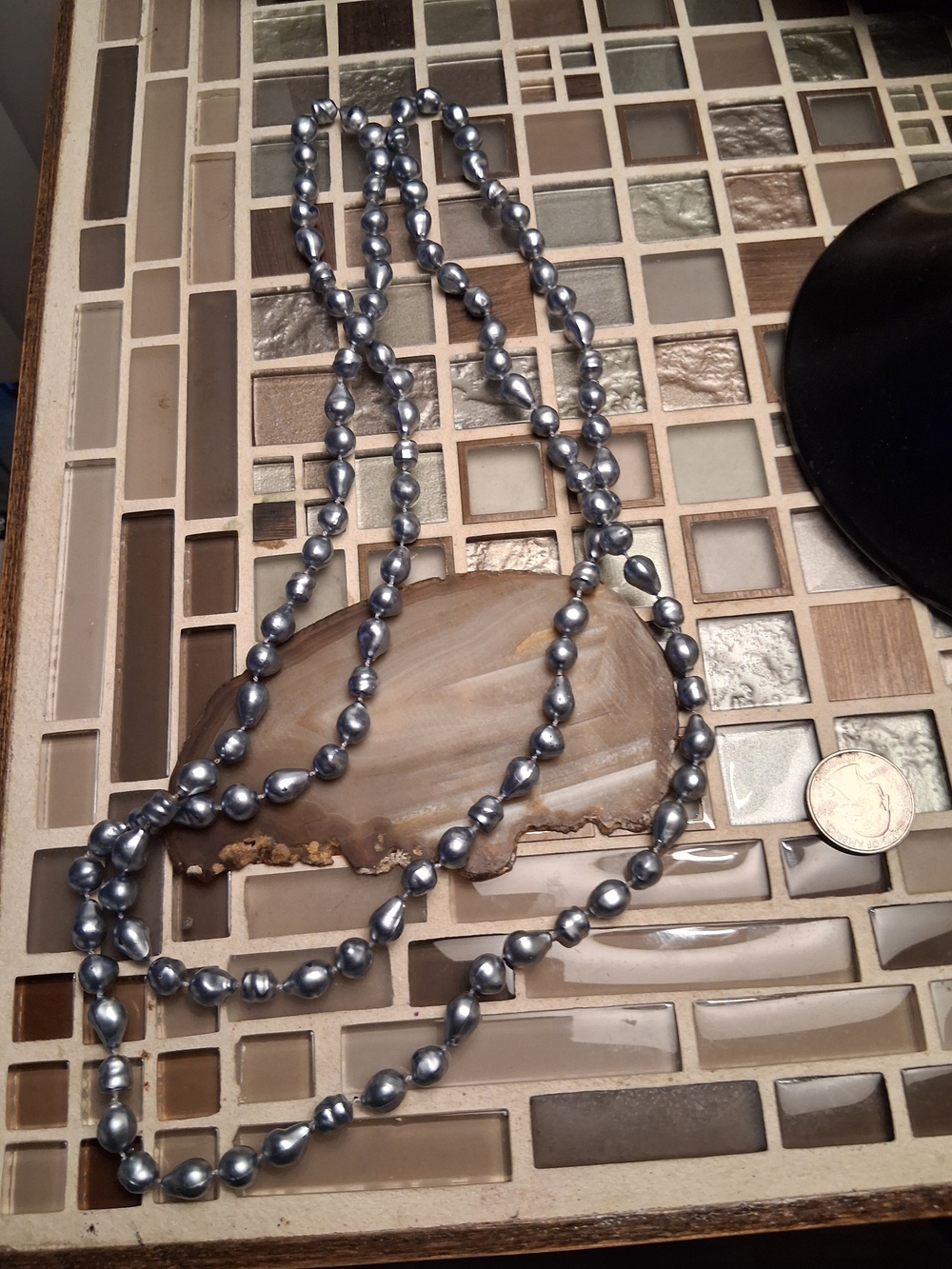 Vintage Silver-Tone Pearl Necklace in Shiny Gray
